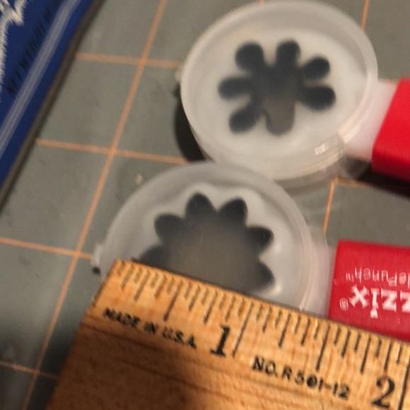 Sizzix PaddlePunch positionable Hand punch dies - Picture 13 of 15